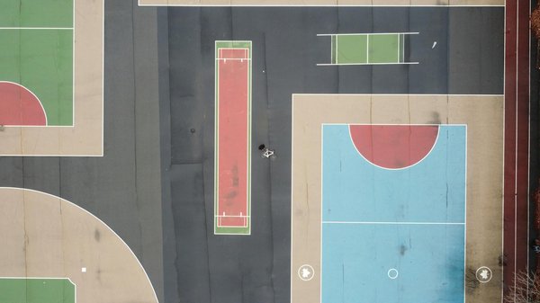 La différence entre le basket en salle et à l'extérieur